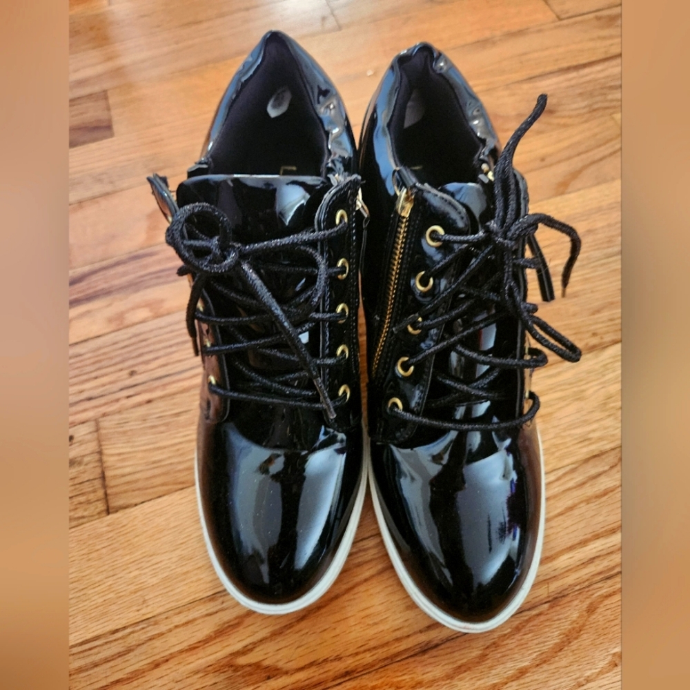 Liliana Wedge shoe